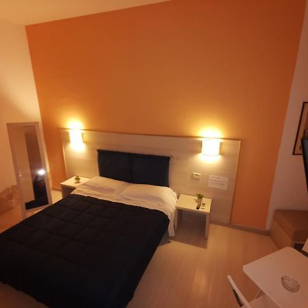 Borgo Marinaro Hotel Aci Castello Bagian luar foto