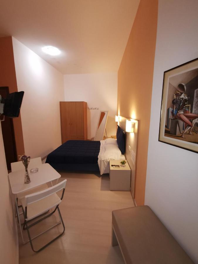 Borgo Marinaro Hotel Aci Castello Bagian luar foto
